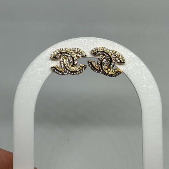 Earring - Picture 4 of 6